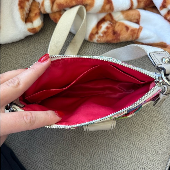Used Coach Multi-color poppy SwingPack Bag Shoulder/Crossbody - Picture 3 of 3